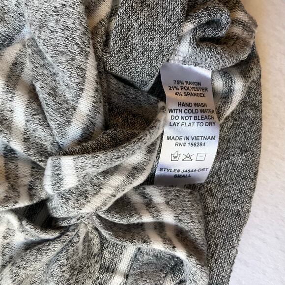 Caution to the Wind Women Long Sleeve Crewneck Blouse size S, Gray White Stripes - Picture 6 of 7